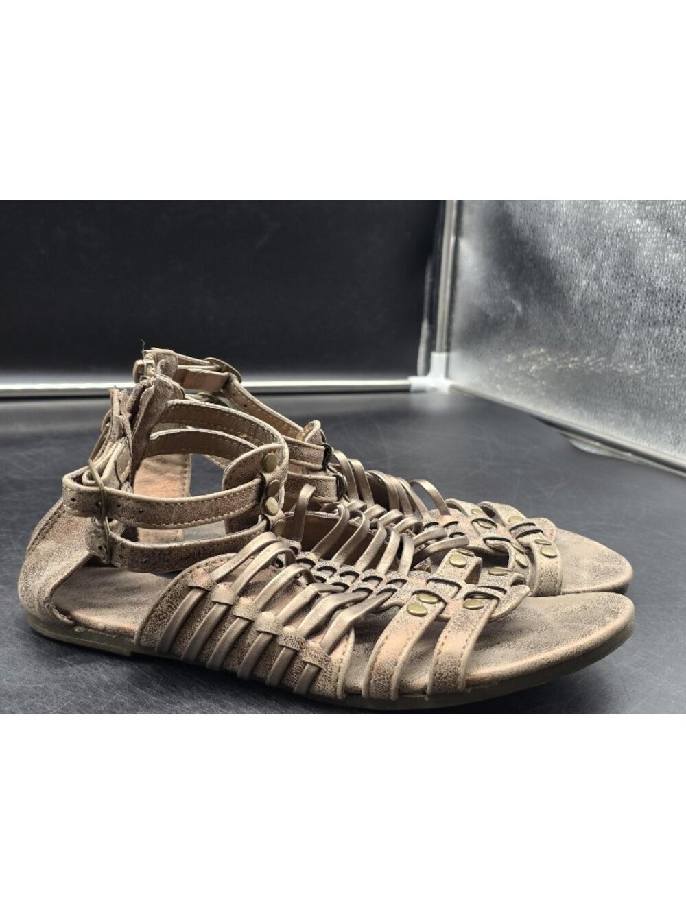 Pierre Dumas Sandals Womens Size 7 Beige Gladiator Studded Zip Stains Shoes